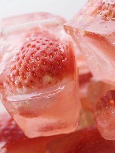 Preview wallpaper strawberry, ice, berry, cubes