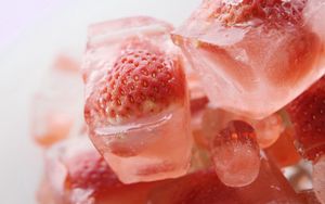 Preview wallpaper strawberry, ice, berry, cubes