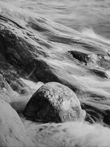Preview wallpaper stream, stones, water, black and white