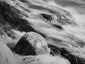 Preview wallpaper stream, stones, water, black and white