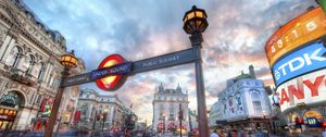 Preview wallpaper street cars, street, city, people, windows, subway, signs, houses, london