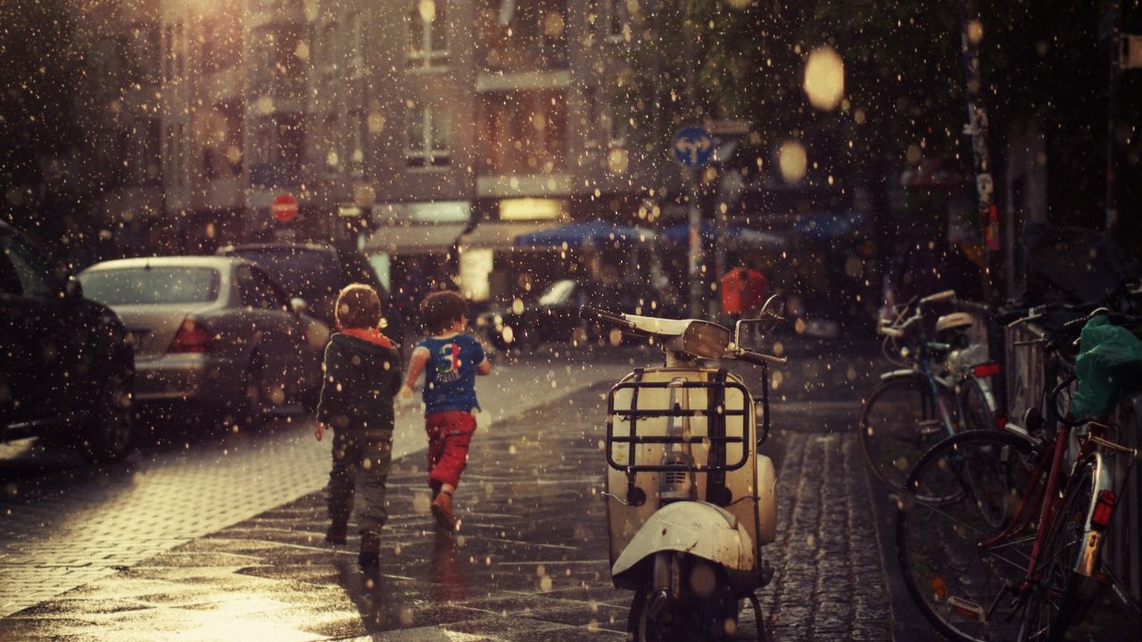 Wallpaper street, children, running, rain, city