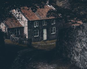 Preview wallpaper structure, forest, house, path