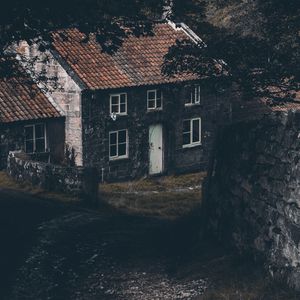 Preview wallpaper structure, forest, house, path