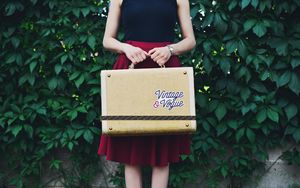 Preview wallpaper suitcase, girl, vintage, vogue, travel