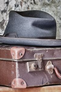 Preview wallpaper suitcase, hat, background