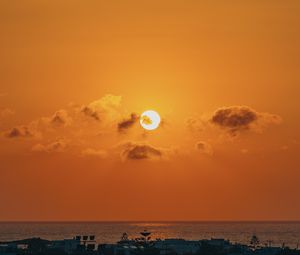 Preview wallpaper sun, clouds, sea, horizon, nature, twilight