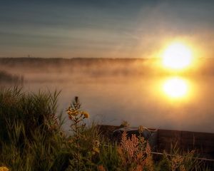 Preview wallpaper sun, disk, decline, coast, boat, mooring, vegetation, light