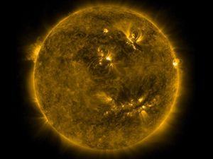 Preview wallpaper sun, energy, light, radiation, space