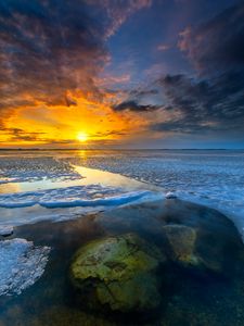 Preview wallpaper sun, horizon, ice, stone