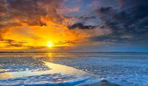 Preview wallpaper sun, horizon, ice, stone