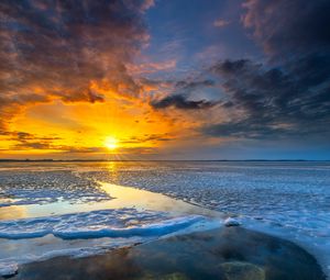 Preview wallpaper sun, horizon, ice, stone