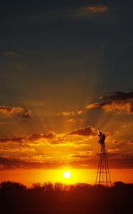 Preview wallpaper sun, rays, clouds, sky, sunset, dark, landscape