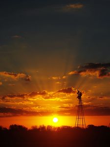 Preview wallpaper sun, rays, clouds, sky, sunset, dark, landscape