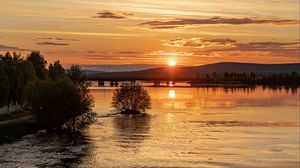 Preview wallpaper sun, rays, sunset, water, bridge