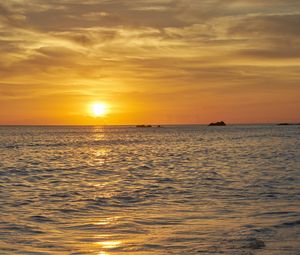 Preview wallpaper sun, sunset, beach, sea, waves