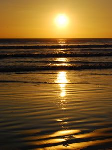 Preview wallpaper sun, sunset, horizon, sea, sand