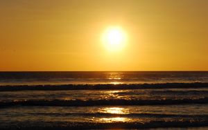 Preview wallpaper sun, sunset, horizon, sea, sand