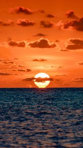 Preview wallpaper sun, sunset, horizon, sea, water