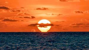 Preview wallpaper sun, sunset, horizon, sea, water