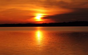 Preview wallpaper sun, sunset, lake, reflection, horizon, dark