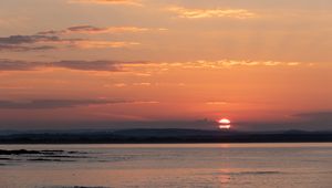 Preview wallpaper sun, sunset, ocean, water, landscape