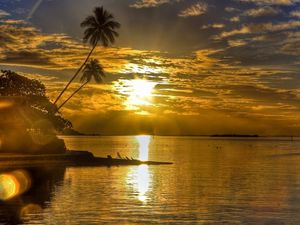 Preview wallpaper sun, sunset, reflections, palm, island, bungalow