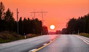 Preview wallpaper sun, sunset, road, trees