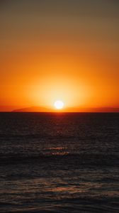 Preview wallpaper sun, sunset, sea, horizon, waves, glare
