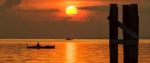 Preview wallpaper sun, sunset, sea, boats, pier