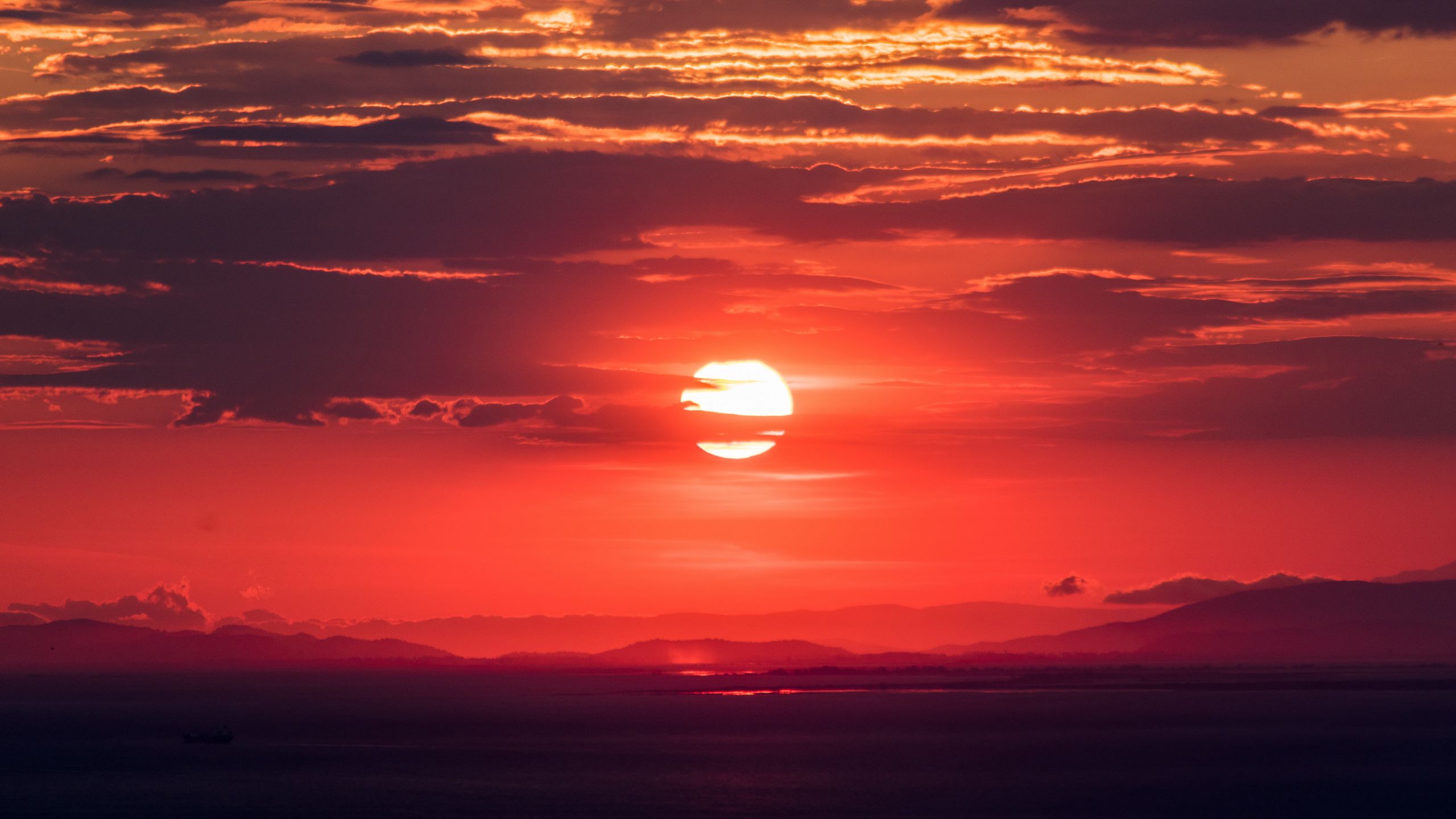 Download Wallpaper 2560x1440 Sun Sunset Sky Widescreen 16 9 Hd Background