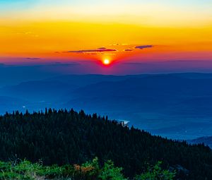 Preview wallpaper sun, sunset, trees, mountains, landscape