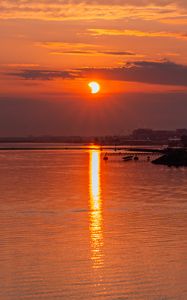 Preview wallpaper sun, sunset, water, pier, landscape