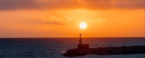 Preview wallpaper sun, sunset, waves, stones, construction