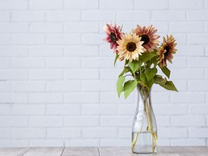 Preview wallpaper sunflower, flowers, vase, bouquet