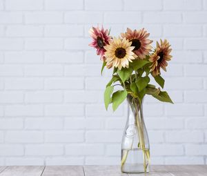 Preview wallpaper sunflower, flowers, vase, bouquet