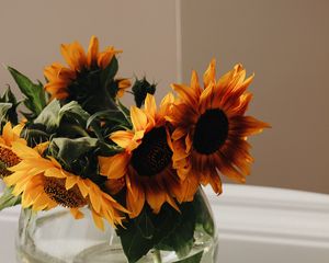 Preview wallpaper sunflowers, bouquet, cup, vase, table