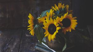 Preview wallpaper sunflowers, flowers, bouquet, yellow, aesthetics