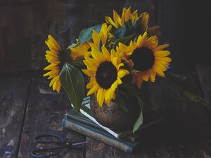 Preview wallpaper sunflowers, flowers, bouquet, yellow, aesthetics