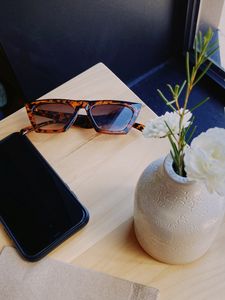 Preview wallpaper sunglasses, flowers, vase, style, aesthetics