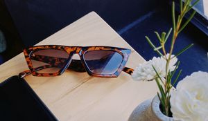 Preview wallpaper sunglasses, flowers, vase, style, aesthetics