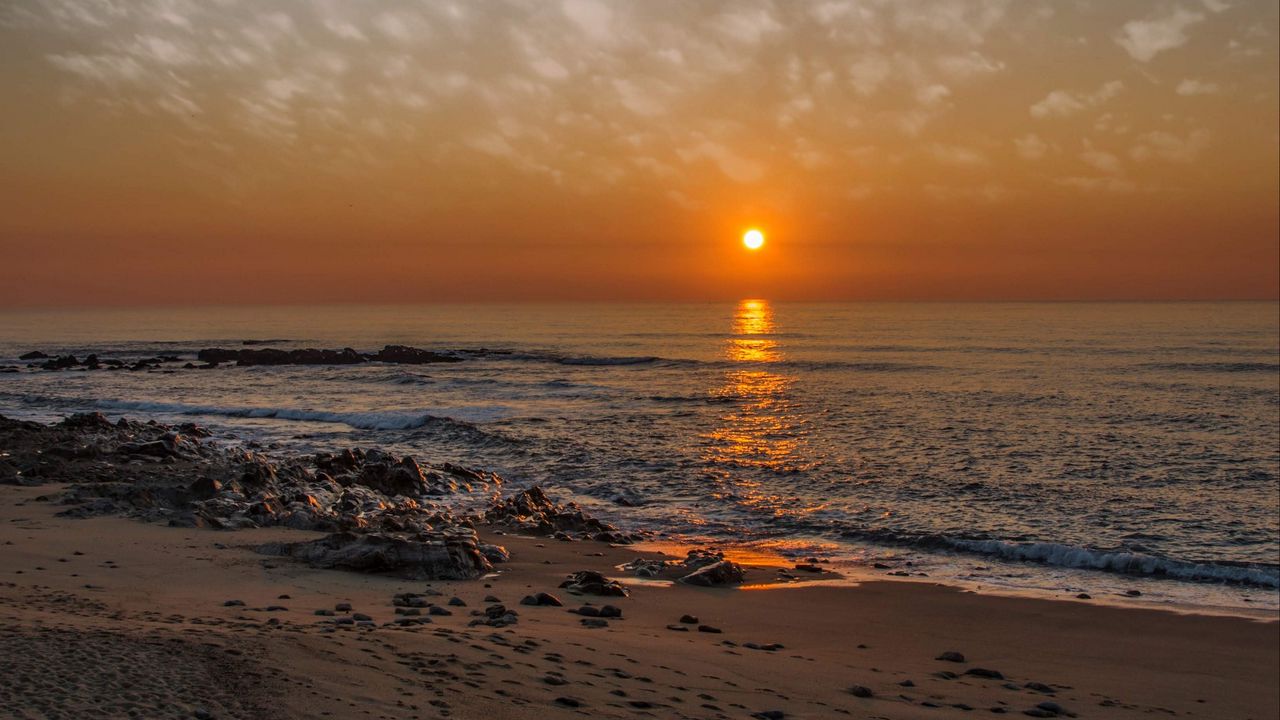 Wallpaper sunset, beach, coast, glare