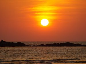 Preview wallpaper sunset, beach, sea, waves, dusk