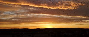 Preview wallpaper sunset, birds, clouds, sky, evening