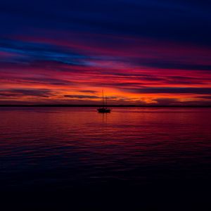 Preview wallpaper sunset, boat, ocean, sea, horizon