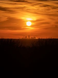 Preview wallpaper sunset, city, sun, sky, cleveland, ohio, usa