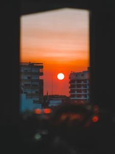 Preview wallpaper sunset, city, sun, building