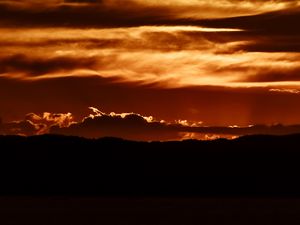 Preview wallpaper sunset, clouds, horizon, twilight, dark