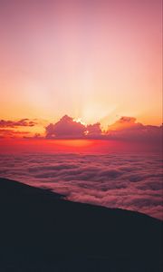 Preview wallpaper sunset, clouds, rays, slope