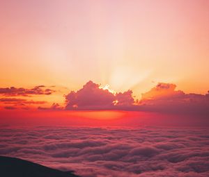 Preview wallpaper sunset, clouds, rays, slope